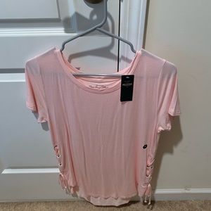 Hollister must have tee